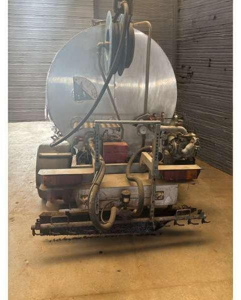 Mercedes Bouille 410 A EMULSION + TREMI GRAVILLON - Répandeuse: photos 3 Mercedes Bouille 410 A EMULSION + TREMI GRAVILLON - Répandeuse: photos 3