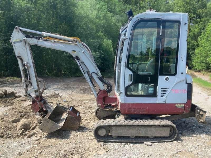 Takeuchi TB016 MACHINE SUISSE - Mini pelle: photos 1 Takeuchi TB016 MACHINE SUISSE - Mini pelle: photos 1