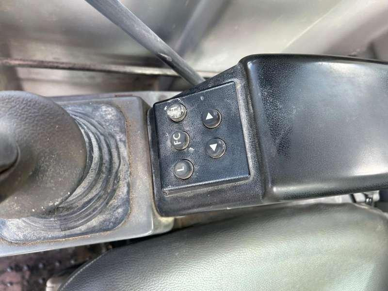 Pelle sur chenille Takeuchi TB1140: photos 46 Pelle sur chenille Takeuchi TB1140: photos 46