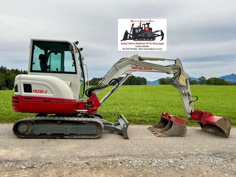Takeuchi TB235-2 - Mini pelle: photos 1 Takeuchi TB235-2 - Mini pelle: photos 1