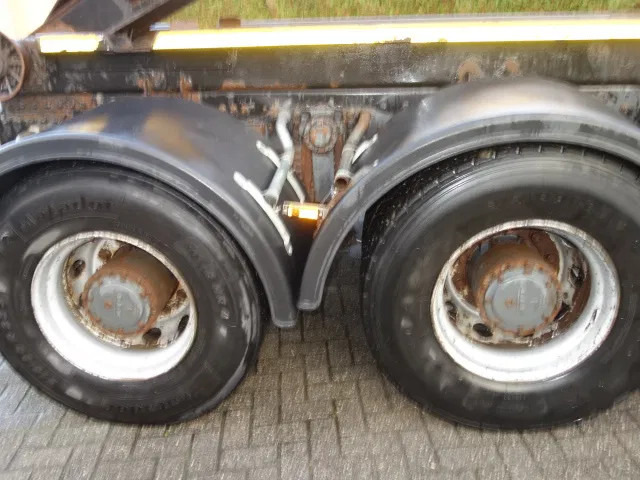DAF 85.410 CF 6X4 SLEEL SPRINGS MANUAL GEARBOX - Camion ampliroll: photos 4 DAF 85.410 CF 6X4 SLEEL SPRINGS MANUAL GEARBOX - Camion ampliroll: photos 4