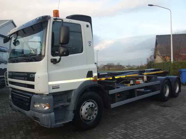 DAF 85.410 CF 6X4 SLEEL SPRINGS MANUAL GEARBOX - Camion ampliroll: photos 3 DAF 85.410 CF 6X4 SLEEL SPRINGS MANUAL GEARBOX - Camion ampliroll: photos 3