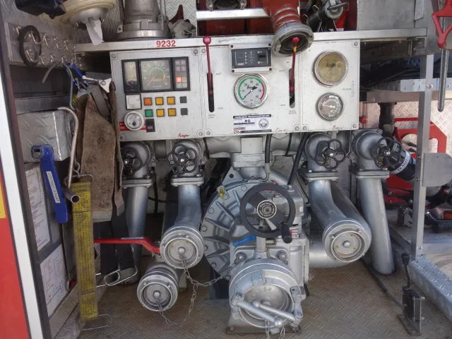 MAN 15 224-with winch 2500liter tank manual gearbox ,ziegler pomp - Camion de pompier: photos 4 MAN 15 224-with winch 2500liter tank manual gearbox ,ziegler pomp - Camion de pompier: photos 4