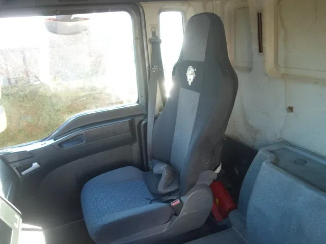 Camion benne MAN TGA 41.440 8X6 MEILLER 22 CUB MANUAL GEARBOX: photos 10
