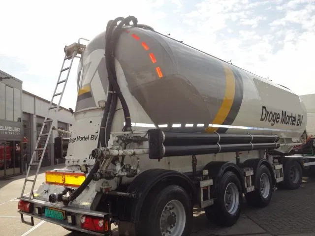 SPITZER 39m3 3 compartments,STOFFILTER, - Semi-remorque citerne: photos 3 SPITZER 39m3 3 compartments,STOFFILTER, - Semi-remorque citerne: photos 3