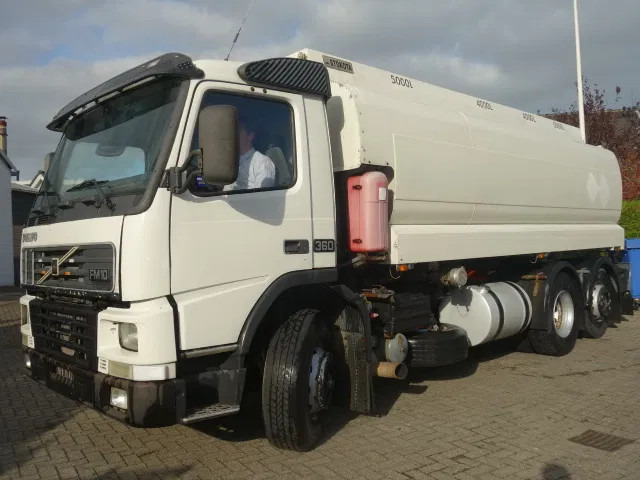 Volvo FM 360 18000 LITER,MANUALPOMP,MANUALCOUNTER - Camion citerne: photos 2 Volvo FM 360 18000 LITER,MANUALPOMP,MANUALCOUNTER - Camion citerne: photos 2