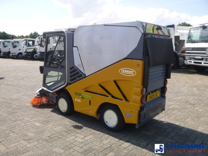 Applied sweeper Green machine 636 - Balayeuse de voirie: photos 4 Applied sweeper Green machine 636 - Balayeuse de voirie: photos 4
