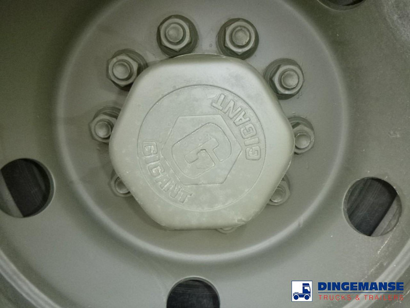 Semi-remorque surbaissé Broshuis 3-axle semi-lowbed trailer E-2130 / 73 t + ramps: photos 17