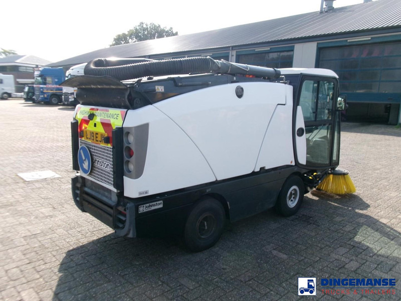 Johnston C202 compact street sweeper - Balayeuse de voirie: photos 3 Johnston C202 compact street sweeper - Balayeuse de voirie: photos 3