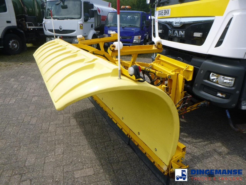 MAN TGM 18.290 4X4 RHD gritter / snow plough - Engin de déneigement: photos 5 MAN TGM 18.290 4X4 RHD gritter / snow plough - Engin de déneigement: photos 5