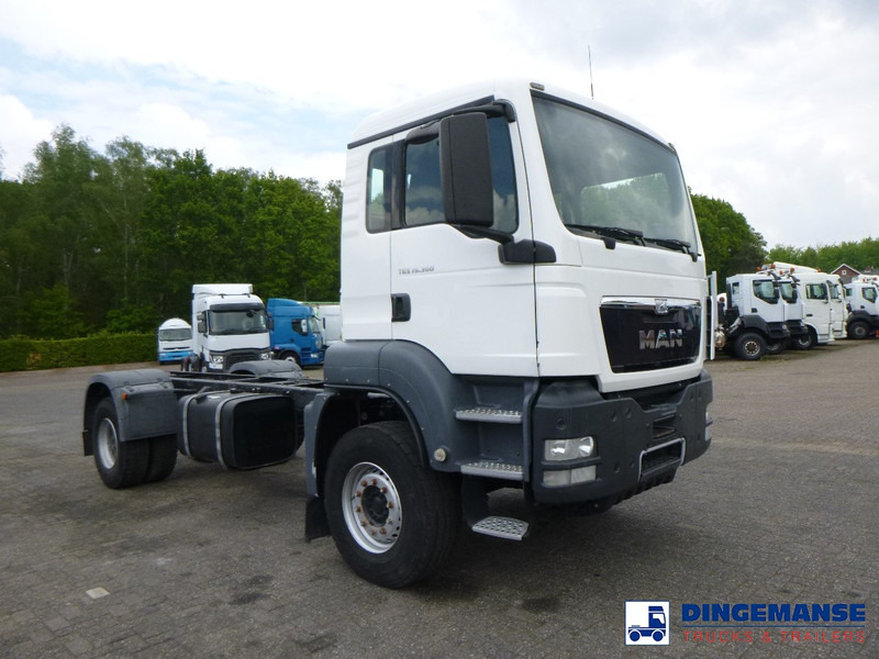 MAN TGS 19.360 4X2 BBS manual Euro 2 chassis + PTO - Châssis cabine: photos 2 MAN TGS 19.360 4X2 BBS manual Euro 2 chassis + PTO - Châssis cabine: photos 2