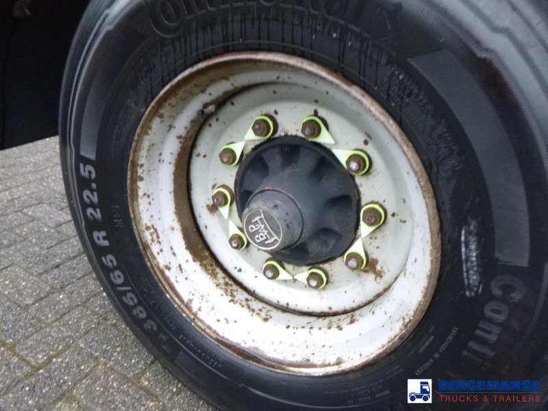 Semi-remorque citerne Magyar Food tank inox 21.9 m3 / 1 comp + pump: photos 6 Semi-remorque citerne Magyar Food tank inox 21.9 m3 / 1 comp + pump: photos 6