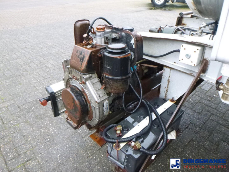 Semi-remorque citerne Magyar Food tank inox 21.9 m3 / 1 comp + pump: photos 13 Semi-remorque citerne Magyar Food tank inox 21.9 m3 / 1 comp + pump: photos 13