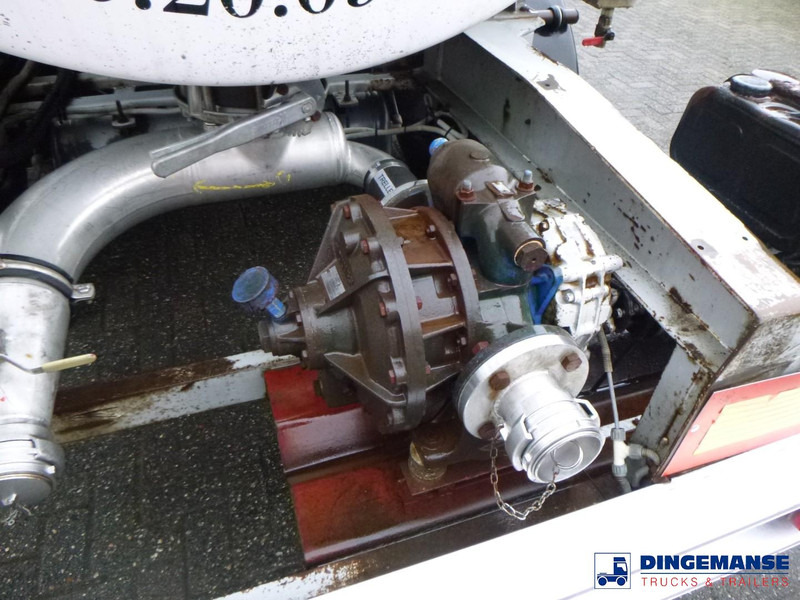 Semi-remorque citerne Magyar Food tank inox 21.9 m3 / 1 comp + pump: photos 11 Semi-remorque citerne Magyar Food tank inox 21.9 m3 / 1 comp + pump: photos 11