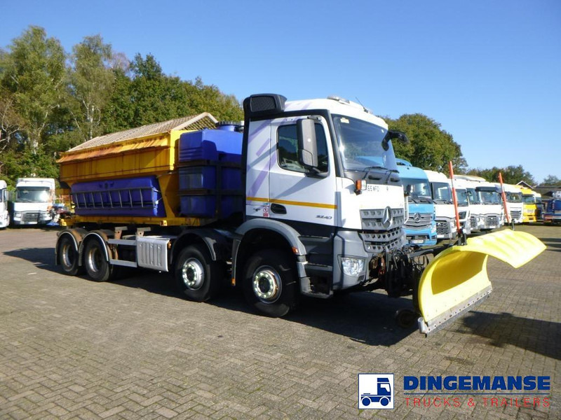 Mercedes-Benz Arocs 3240 8x4 RHD Schmidt snow plough / gritter - Engin de déneigement: photos 2 Mercedes-Benz Arocs 3240 8x4 RHD Schmidt snow plough / gritter - Engin de déneigement: photos 2