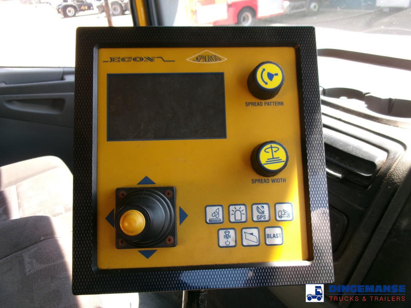 Engin de déneigement Mercedes-Benz Axor 2629 6x4 RHD gritter / salt spreader: photos 19 Engin de déneigement Mercedes-Benz Axor 2629 6x4 RHD gritter / salt spreader: photos 19