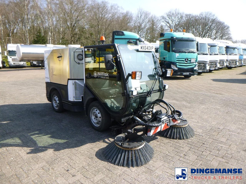 Nilfisk City Ranger CR3500 sweeper - Balayeuse de voirie: photos 2 Nilfisk City Ranger CR3500 sweeper - Balayeuse de voirie: photos 2