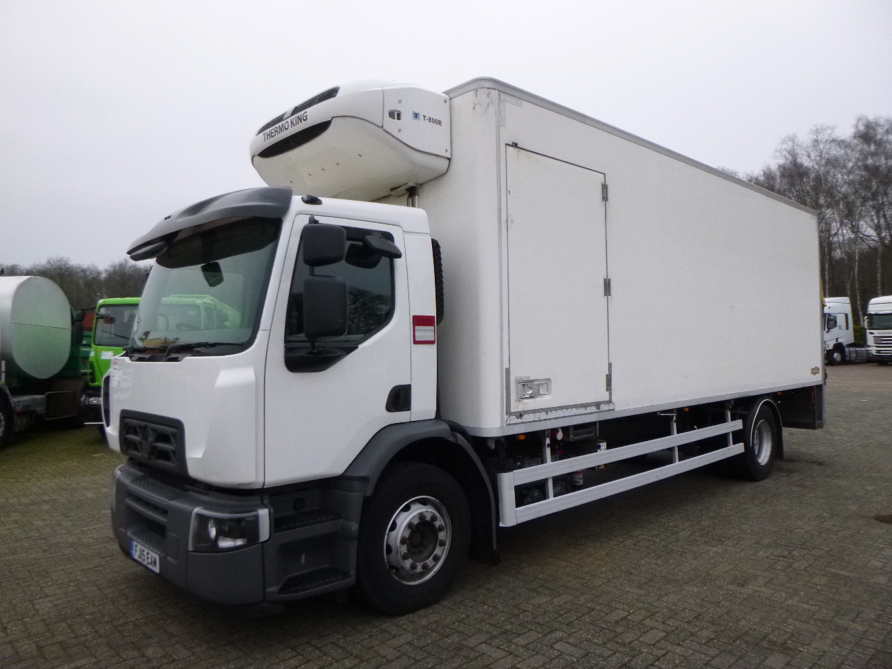 Camion frigorifique Renault D18 Wide 4x2 RHD Thermoking T800 R frigo: photos 1