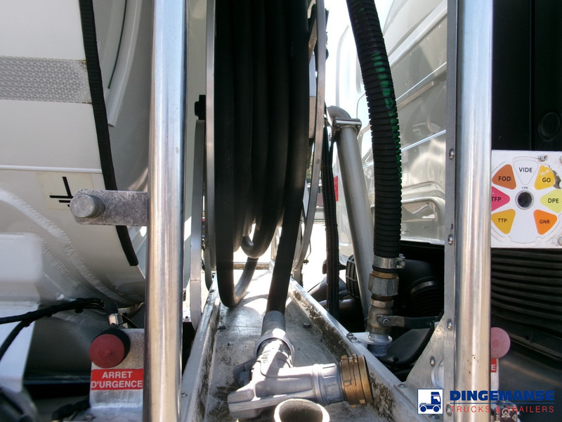 Photo d'intérieur 2: Camion citerne Renault Premium 310 6x2 fuel tank 19 m3 / 5 comp ADR 25-04-2024