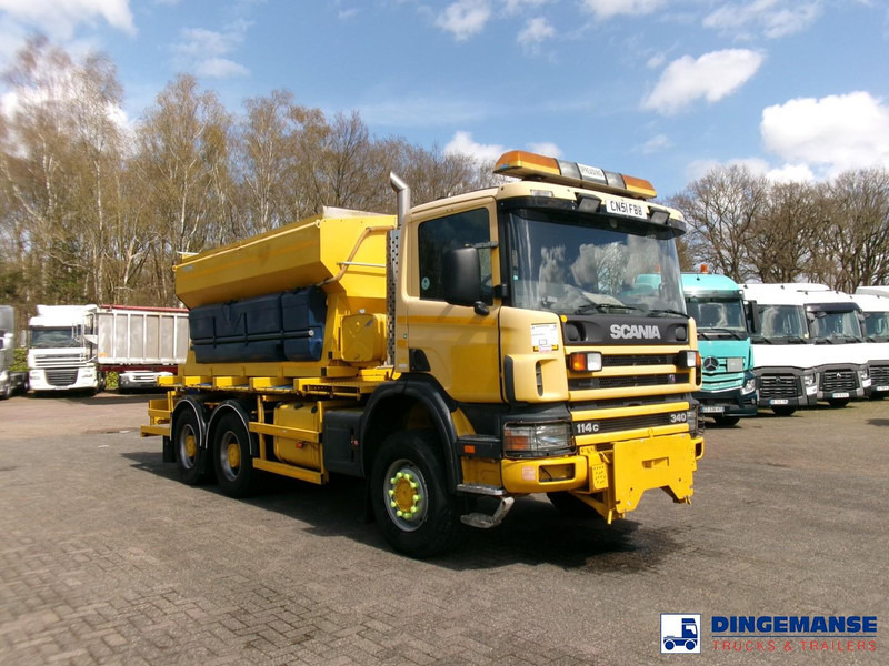 Scania P114-340 CB 6X6 RHD gritter / snow plough - Engin de déneigement: photos 2 Scania P114-340 CB 6X6 RHD gritter / snow plough - Engin de déneigement: photos 2