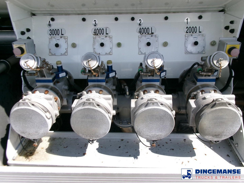 Volvo FE 260 4x2 dxi fuel tank 13.3 m3 / 4 comp / ADR 21-06-2024 - crédit-bail Volvo FE 260 4x2 dxi fuel tank 13.3 m3 / 4 comp / ADR 21-06-2024: photos 12