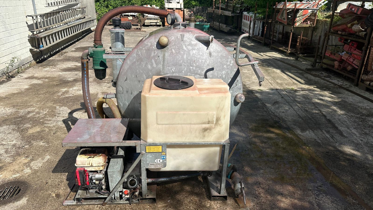 Saug-Druck fass Flexi + 2 Frisch-Wassertaschen - Camion hydrocureur: photos 1 Saug-Druck fass Flexi + 2 Frisch-Wassertaschen - Camion hydrocureur: photos 1