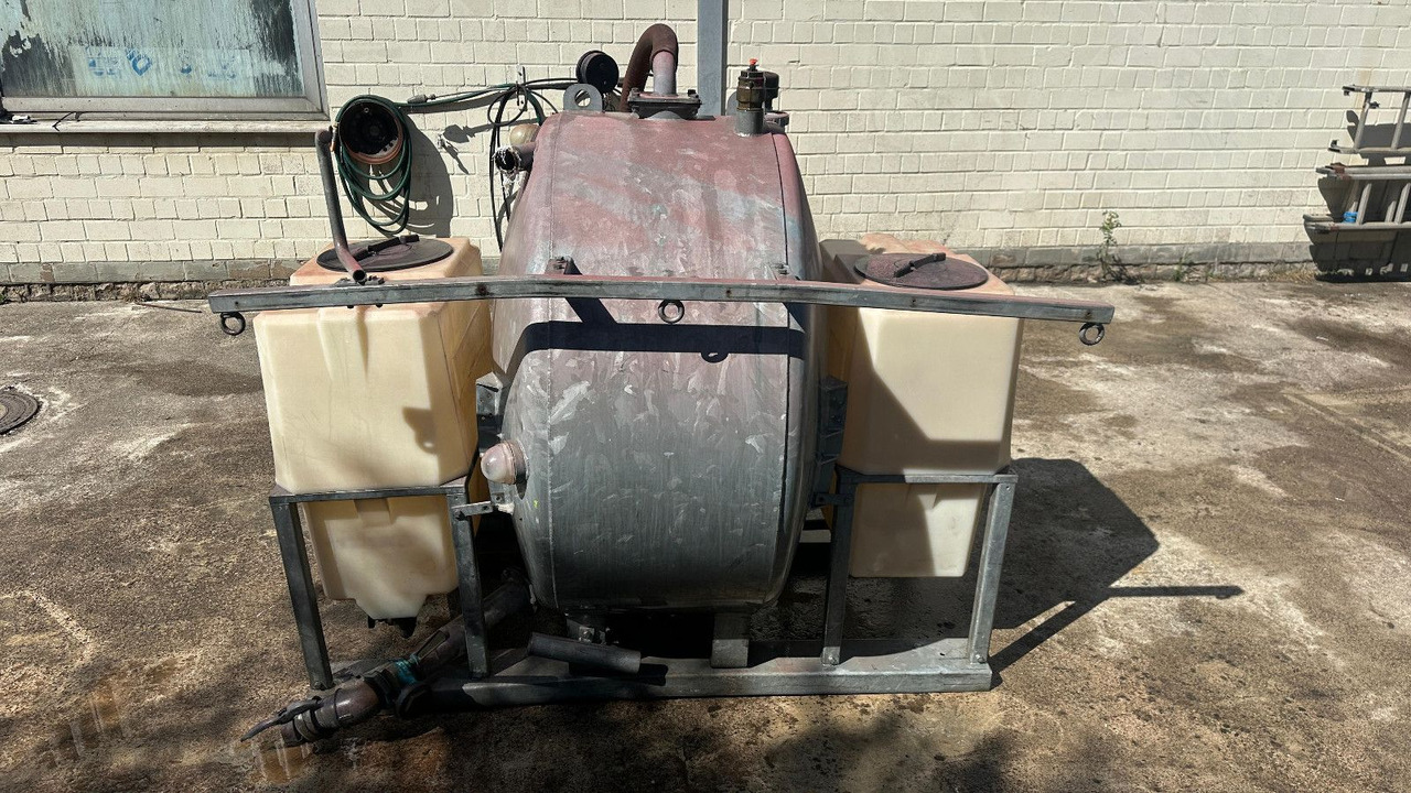 Saug-Druck fass Flexi + 2 Frisch-Wassertaschen - Camion hydrocureur: photos 3 Saug-Druck fass Flexi + 2 Frisch-Wassertaschen - Camion hydrocureur: photos 3