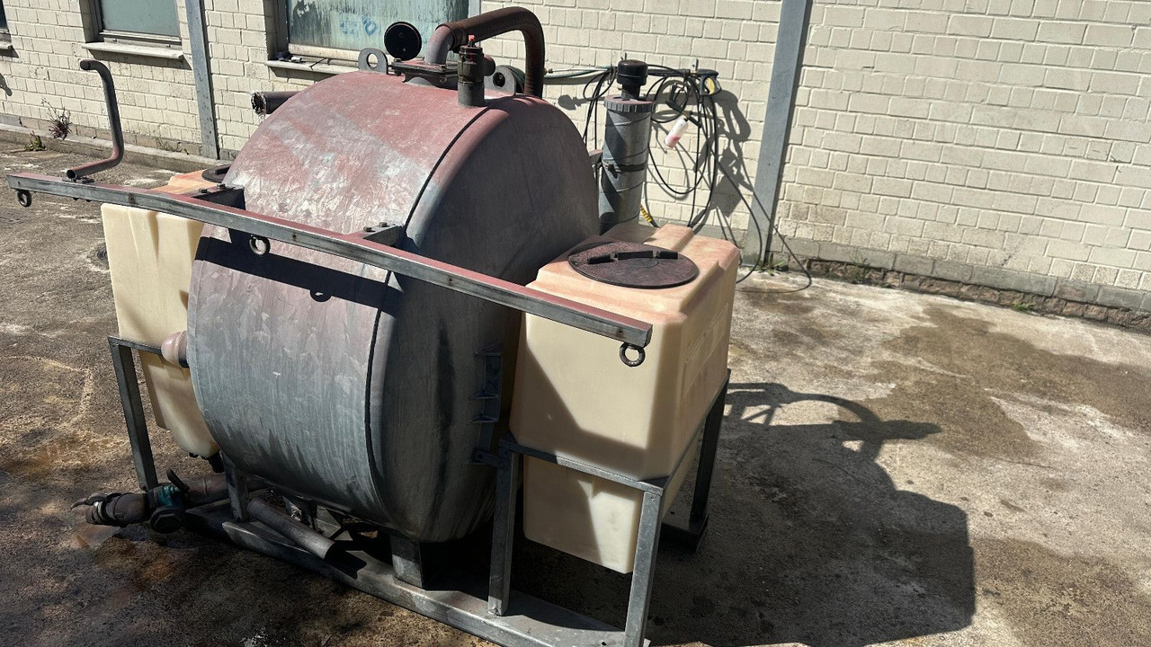 Saug-Druck fass Flexi + 2 Frisch-Wassertaschen - Camion hydrocureur: photos 2 Saug-Druck fass Flexi + 2 Frisch-Wassertaschen - Camion hydrocureur: photos 2