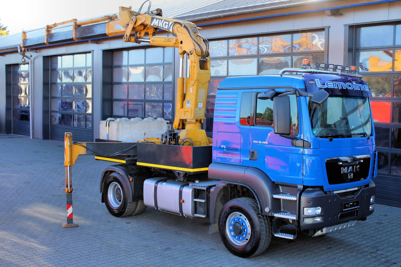 MAN TGS 18.480 4x4 BLS SZM+Pritsche MKG HLK 340 Kran - Tracteur routier: photos 1 MAN TGS 18.480 4x4 BLS SZM+Pritsche MKG HLK 340 Kran - Tracteur routier: photos 1