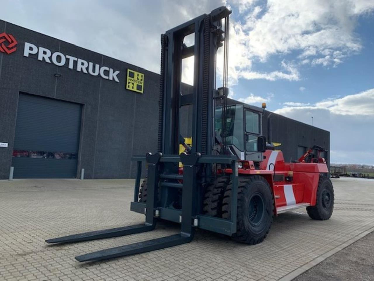 Kalmar DCD320-12LB - Chariot élévateur diesel: photos 2 Kalmar DCD320-12LB - Chariot élévateur diesel: photos 2