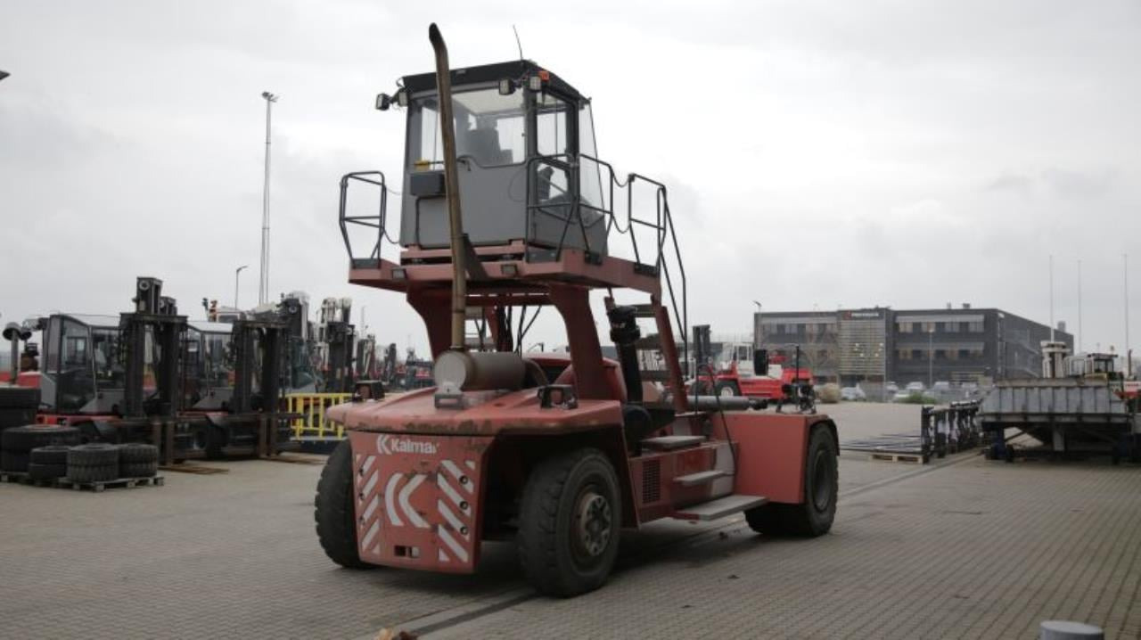 Kalmar DCF90-45ES - Chariot porte-conteneur: photos 3 Kalmar DCF90-45ES - Chariot porte-conteneur: photos 3