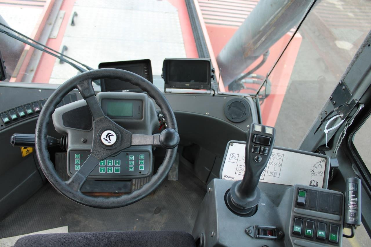 Kalmar DRF450-75S6XS - Reach stacker: photos 4 Kalmar DRF450-75S6XS - Reach stacker: photos 4
