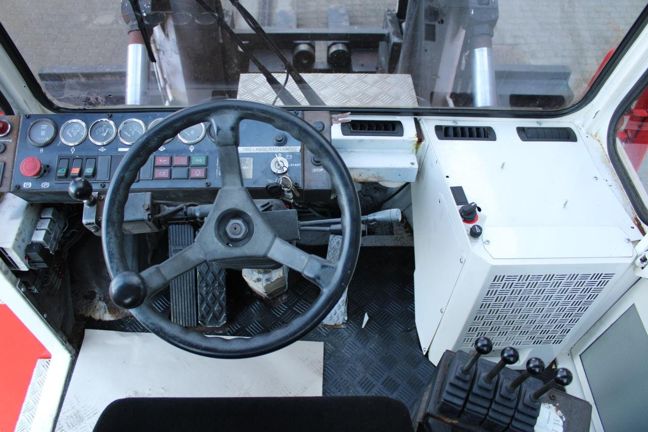 SveTruck 15120-35 - Chariot élévateur diesel: photos 4 SveTruck 15120-35 - Chariot élévateur diesel: photos 4