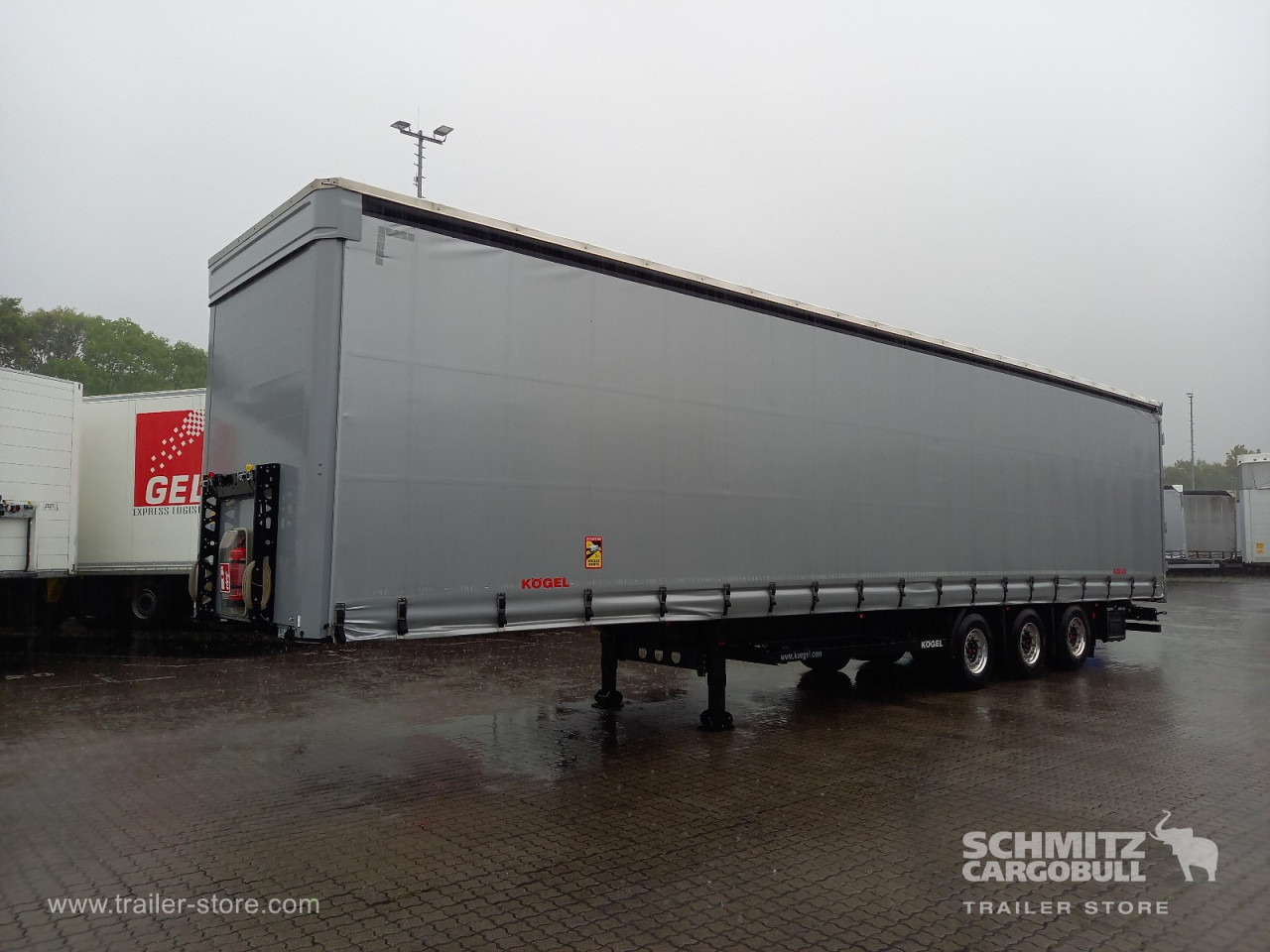 KOEGEL Auflieger Curtainsider Mega - Semi-remorque rideaux coulissants: photos 1 KOEGEL Auflieger Curtainsider Mega - Semi-remorque rideaux coulissants: photos 1