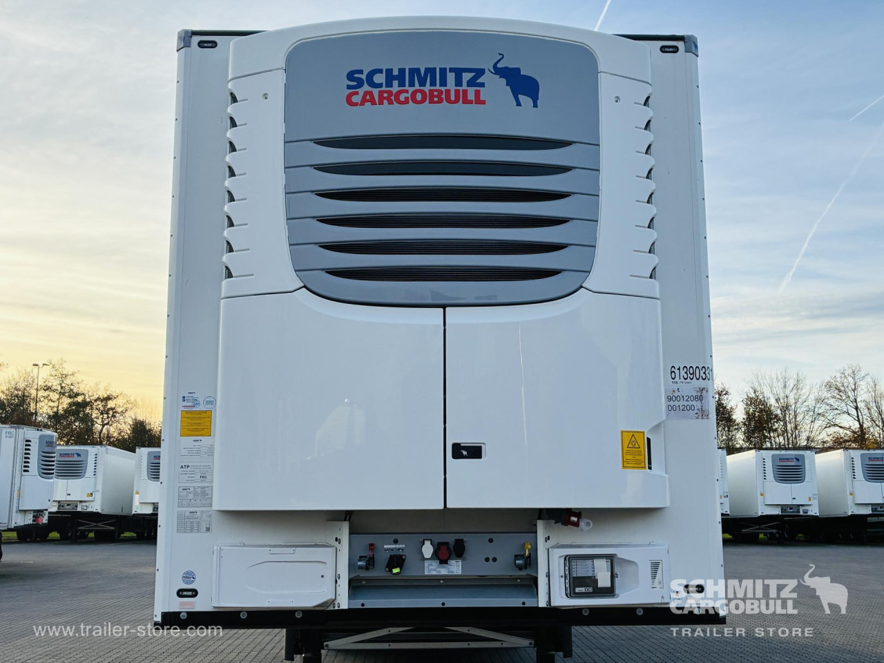SCHMITZ Auflieger Tiefkühler Standard Double deck - Semi-remorque isothermique: photos 2 SCHMITZ Auflieger Tiefkühler Standard Double deck - Semi-remorque isothermique: photos 2