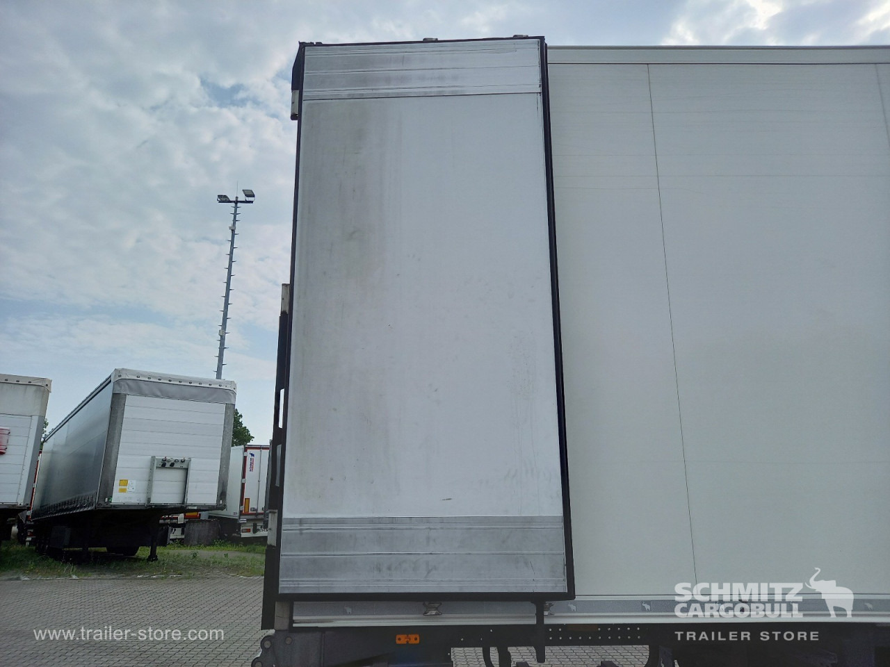 SCHMITZ Auflieger Tiefkühler Standard Double deck - Semi-remorque isothermique: photos 4 SCHMITZ Auflieger Tiefkühler Standard Double deck - Semi-remorque isothermique: photos 4