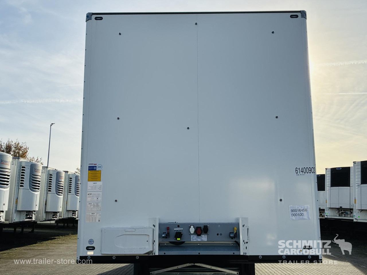 SCHMITZ Auflieger Tiefkühler Standard Double deck - Semi-remorque isothermique: photos 2 SCHMITZ Auflieger Tiefkühler Standard Double deck - Semi-remorque isothermique: photos 2
