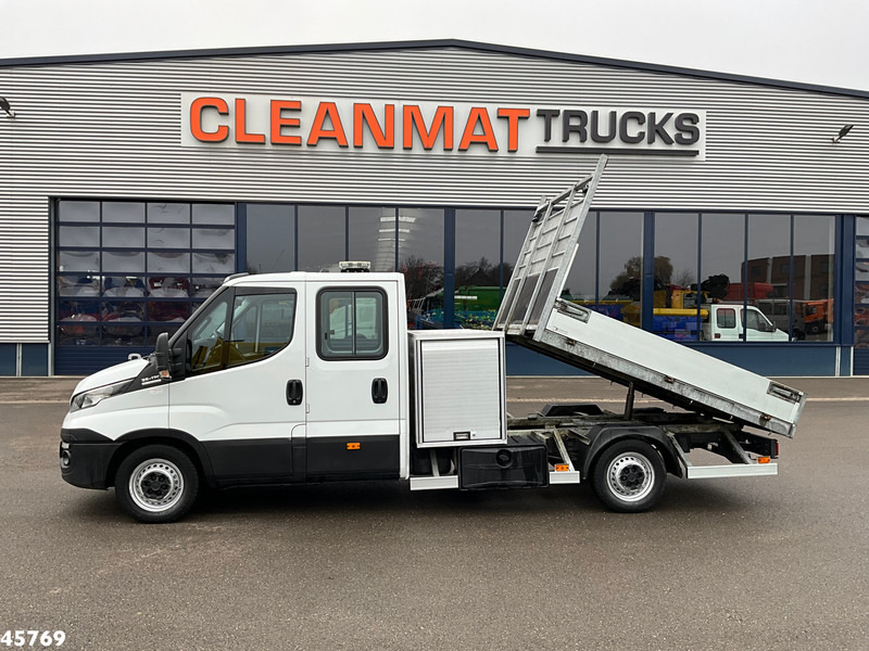 Iveco Daily 35S17D Kipper 7 persoons Just 95.281 km! - Camion benne: photos 1 Iveco Daily 35S17D Kipper 7 persoons Just 95.281 km! - Camion benne: photos 1