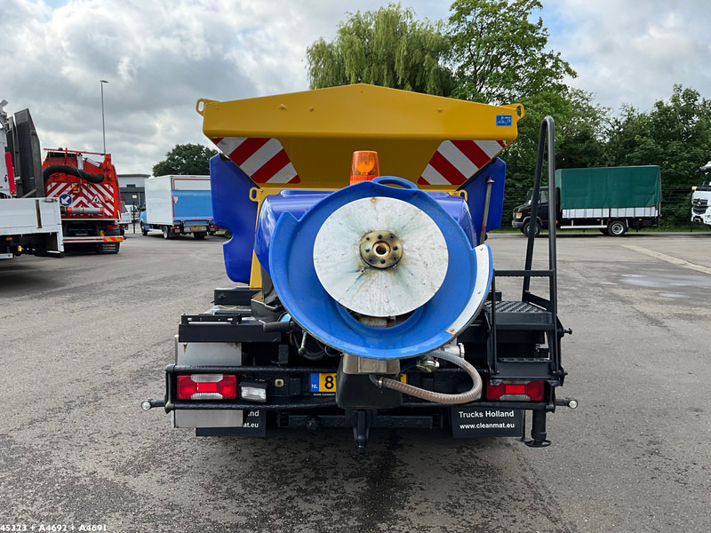 Iveco Daily 70C17 Nido zoutstrooier - Engin de déneigement: photos 5 Iveco Daily 70C17 Nido zoutstrooier - Engin de déneigement: photos 5