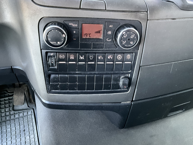 Camion ampliroll MAN TGA 41.440 8x4 Full Steel AJK 26 Ton haakarmsysteem + Laadplateau met Hiab 28 Tonmeter laadkraan: photos 8 Camion ampliroll MAN TGA 41.440 8x4 Full Steel AJK 26 Ton haakarmsysteem + Laadplateau met Hiab 28 Tonmeter laadkraan: photos 8