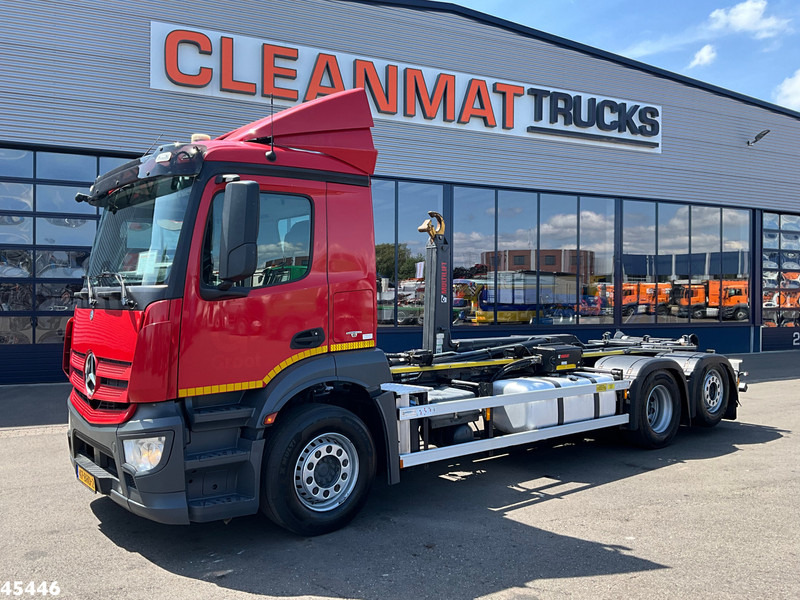 Mercedes-Benz Antos 2543 Euro 6 Multilift 26 Ton haakarmsysteem - Camion ampliroll: photos 2 Mercedes-Benz Antos 2543 Euro 6 Multilift 26 Ton haakarmsysteem - Camion ampliroll: photos 2