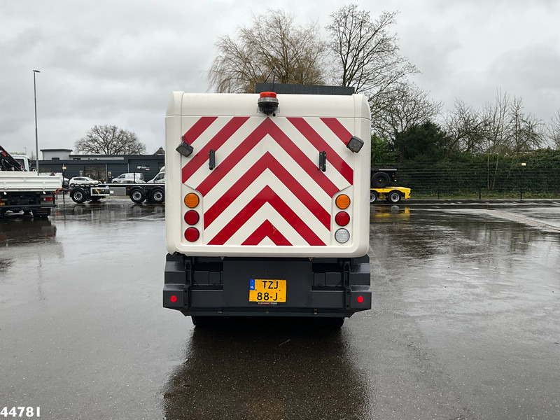 Ravo 540 CD Euro 6 with 3-rd brush - Balayeuse de voirie: photos 5 Ravo 540 CD Euro 6 with 3-rd brush - Balayeuse de voirie: photos 5