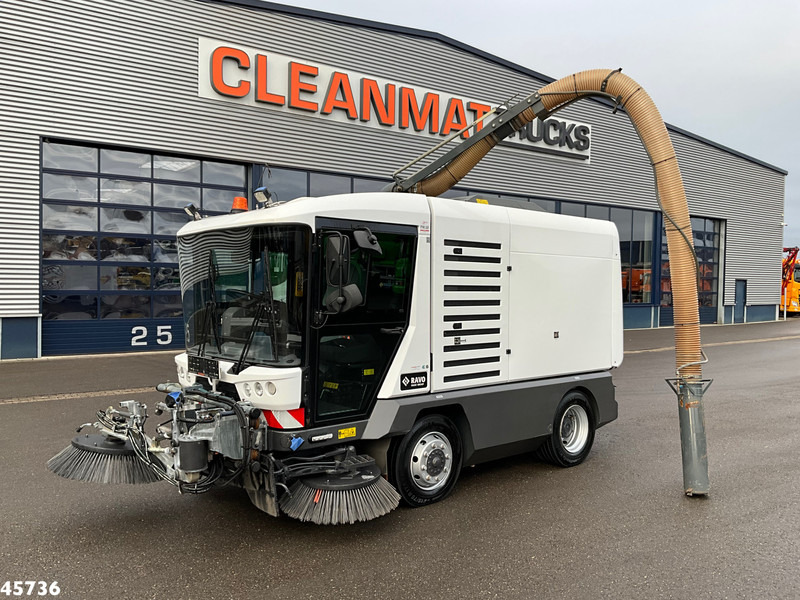 Ravo 540 Euro 6 with new 3-rd brush! - Balayeuse de voirie: photos 1 Ravo 540 Euro 6 with new 3-rd brush! - Balayeuse de voirie: photos 1