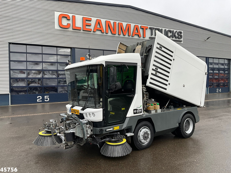 Ravo 580 with 3-rd brush - Balayeuse de voirie: photos 1 Ravo 580 with 3-rd brush - Balayeuse de voirie: photos 1
