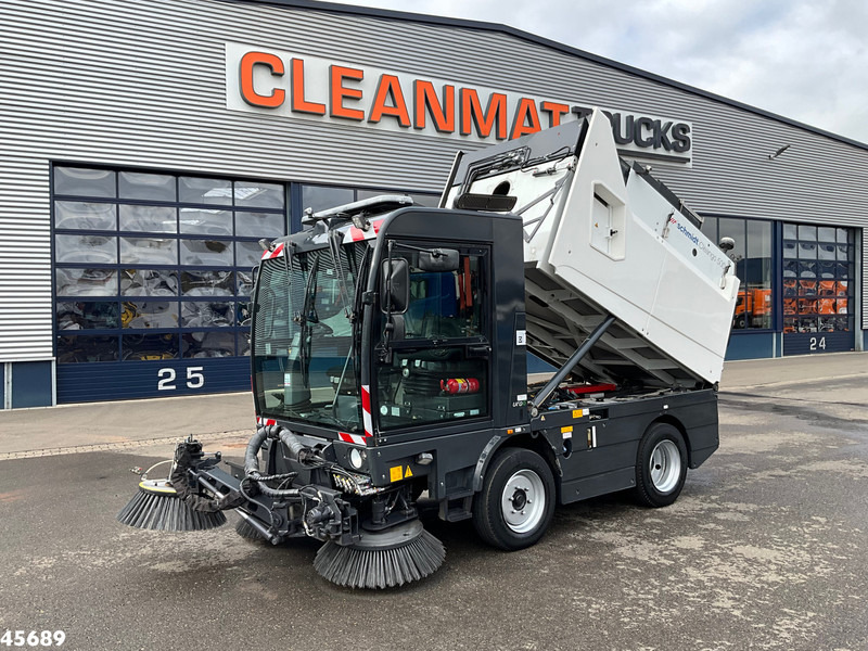 Schmidt Cleango Compact 500 Euro 6 with 3-rd brush Just 4.260 km! - Balayeuse de voirie: photos 1 Schmidt Cleango Compact 500 Euro 6 with 3-rd brush Just 4.260 km! - Balayeuse de voirie: photos 1