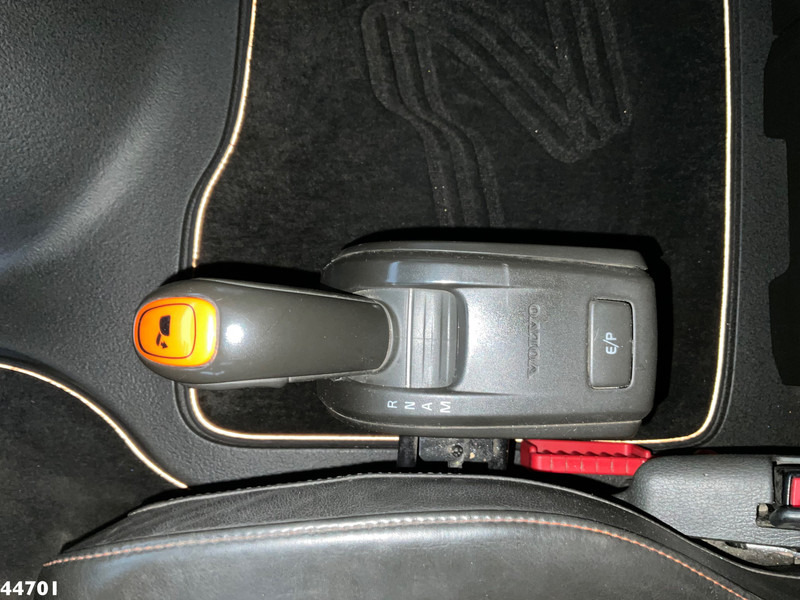 Camion grue Volvo FH 540 8x4 Euro 6 Hiab 37 Tonmeter laadkraan: photos 18 Camion grue Volvo FH 540 8x4 Euro 6 Hiab 37 Tonmeter laadkraan: photos 18