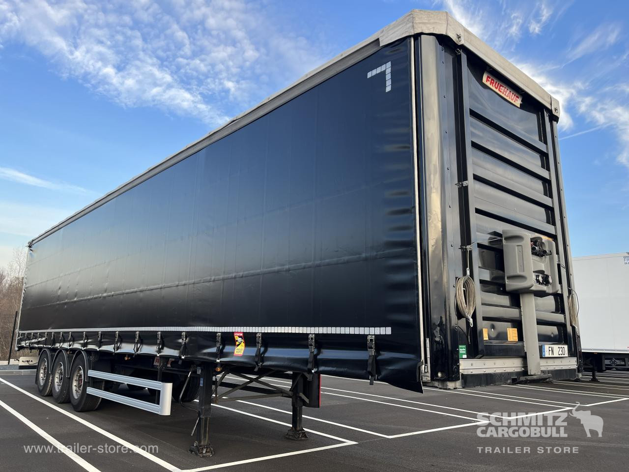FRUEHAUF Curtainsider Standard - Semi-remorque rideaux coulissants: photos 1 FRUEHAUF Curtainsider Standard - Semi-remorque rideaux coulissants: photos 1