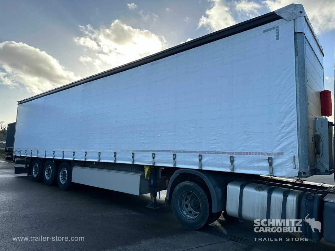 SCHMITZ Curtainsider Standard - Semi-remorque rideaux coulissants: photos 1 SCHMITZ Curtainsider Standard - Semi-remorque rideaux coulissants: photos 1