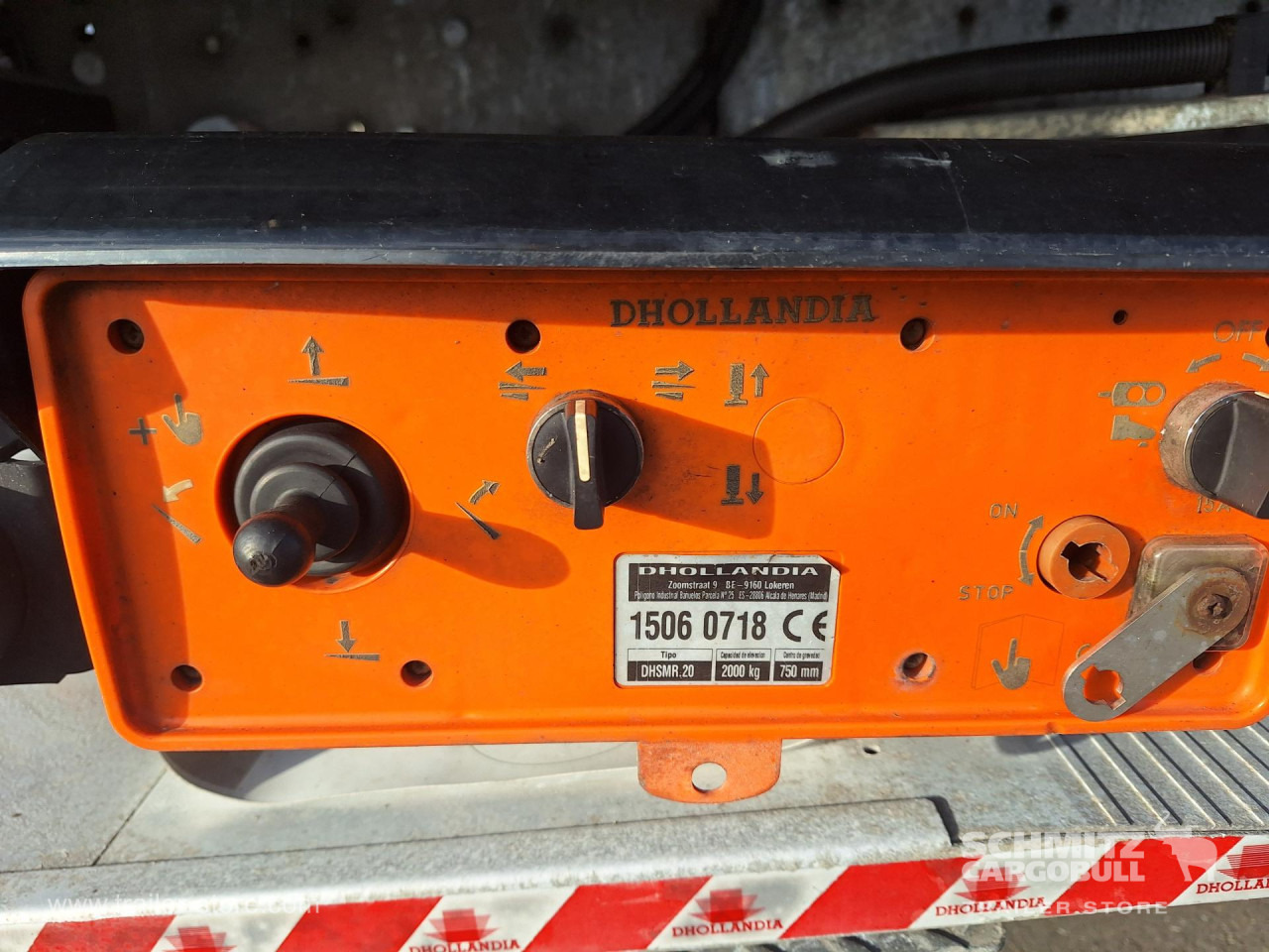 SCHMITZ Curtainsider Standard Taillift - Semi-remorque rideaux coulissants: photos 2 SCHMITZ Curtainsider Standard Taillift - Semi-remorque rideaux coulissants: photos 2