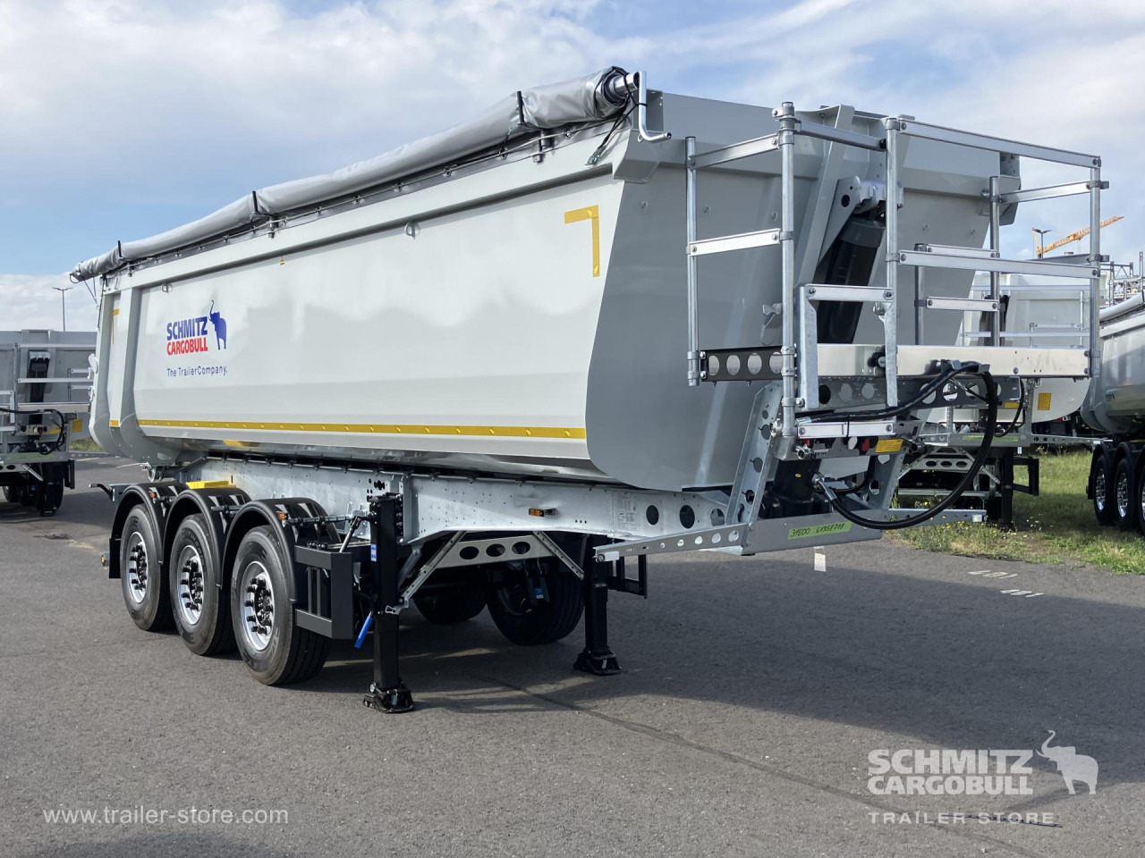 SCHMITZ Auflieger Kipper Stahlrundmulde 29m³ - Semi-remorque benne: photos 1 SCHMITZ Auflieger Kipper Stahlrundmulde 29m³ - Semi-remorque benne: photos 1